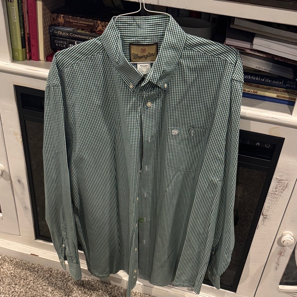 Wrangler Men's Green Gingham Button Down Shirt